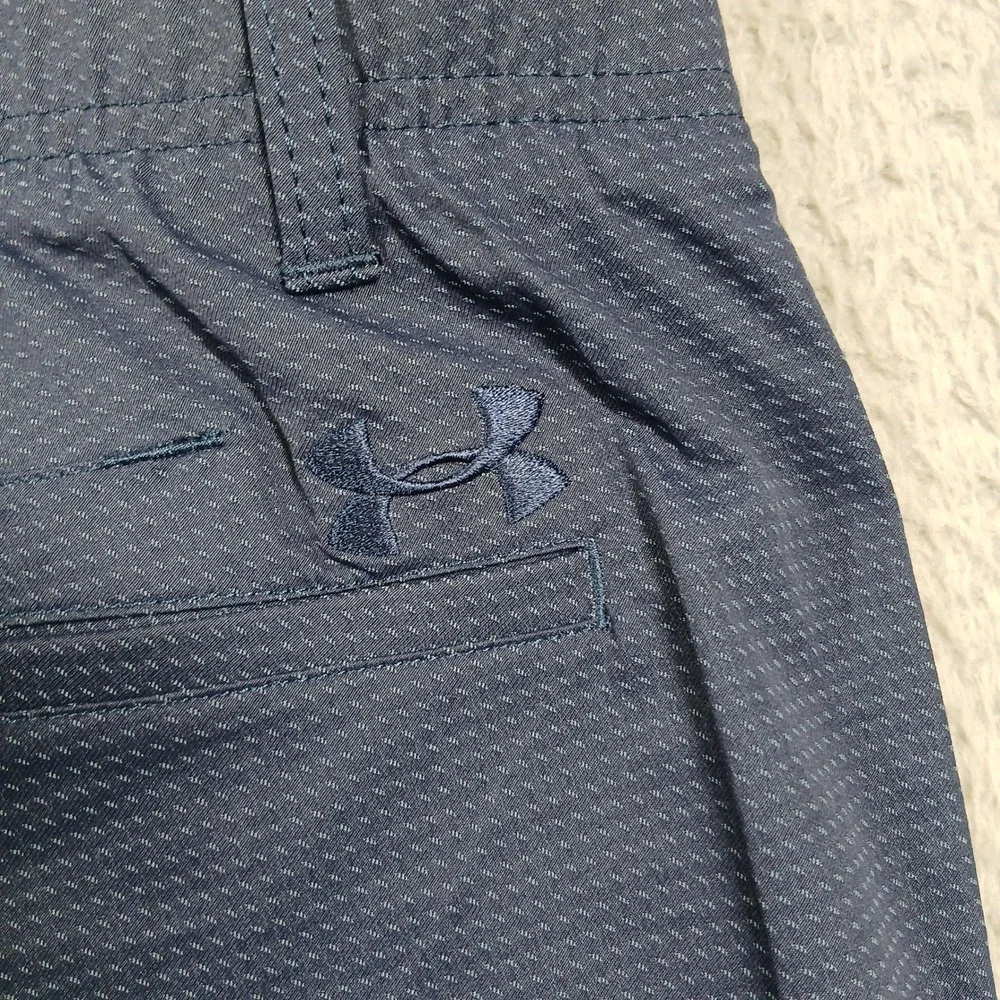 Under Armour Golf Shorts Men's 36‎ Blue Textured Performance
